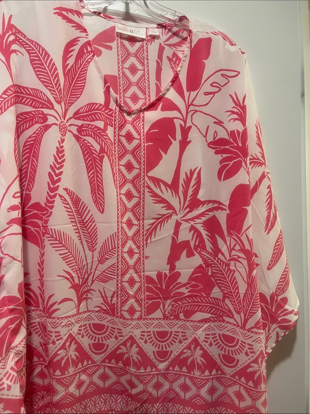 Women's Pink Tropical Print Lightweight Shirt/ponch design